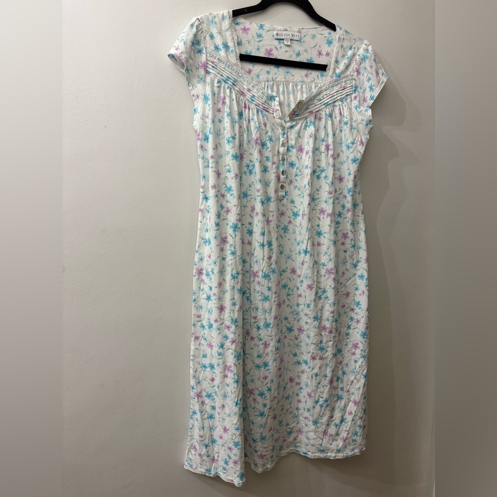 Eileen West Floral nightgown in White and purple and blue flowers - small